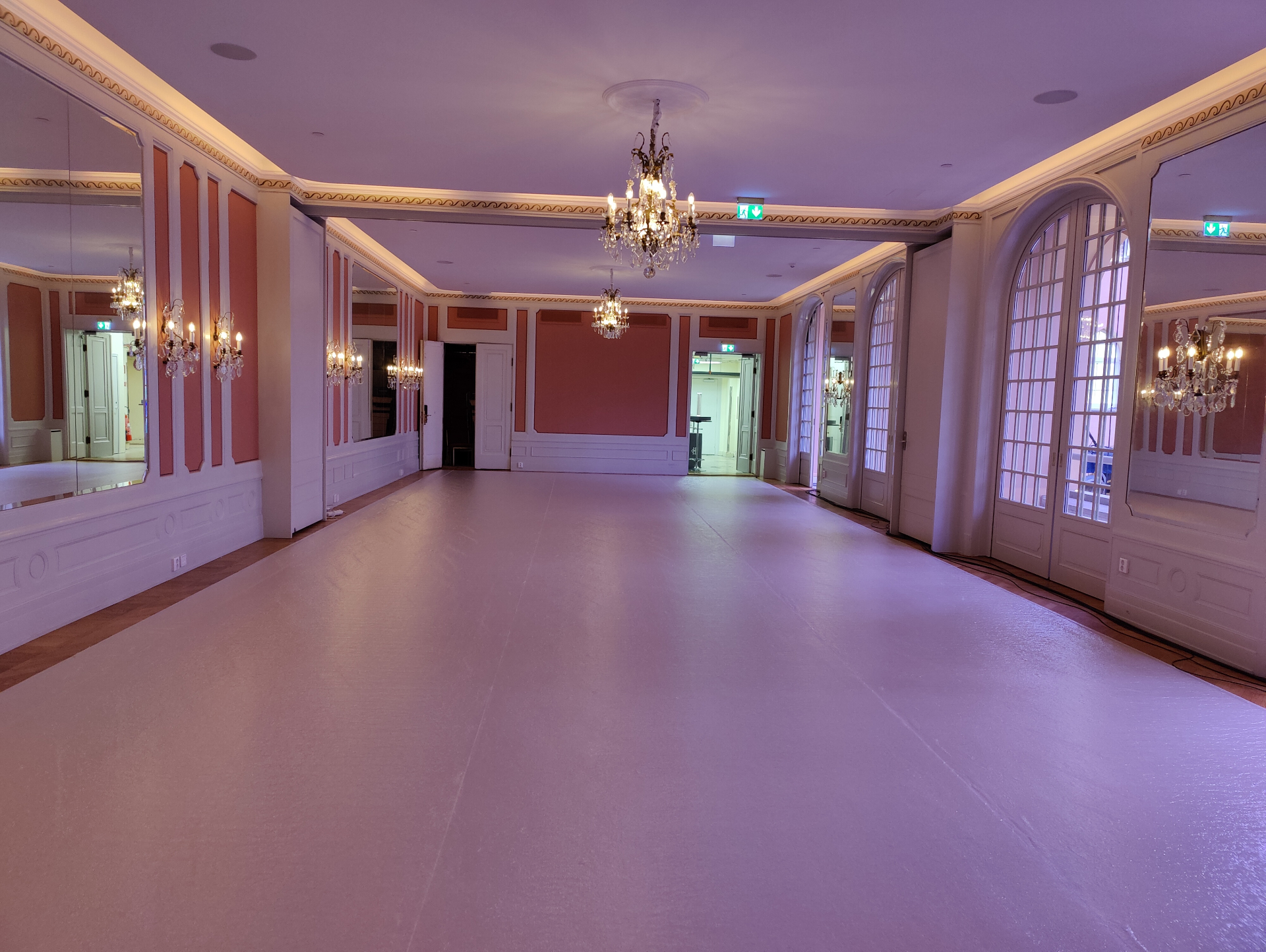 Nålfilt i Olympiasalen på Grand Hôtel